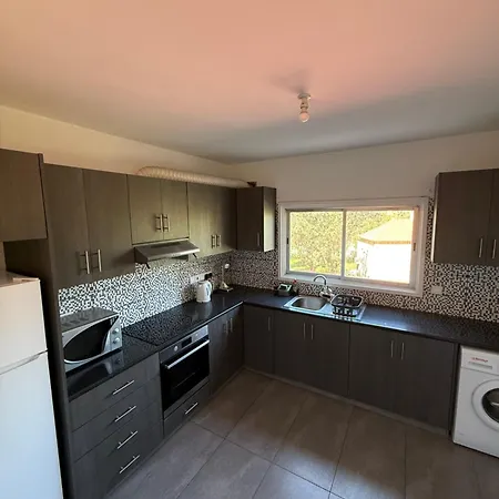 Leontiou 44 * Larnaca